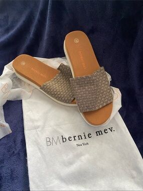 BM bernie mev. Tan Woven Slide Sandals